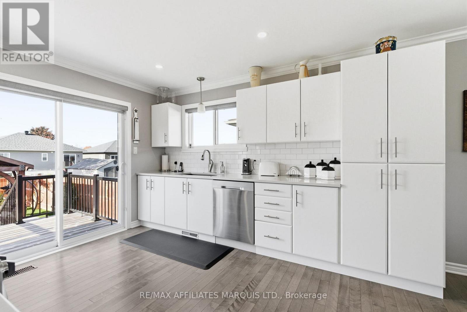 111 Leonia Street, Cornwall, Ontario  K6H 5L8 - Photo 8 - X12495850