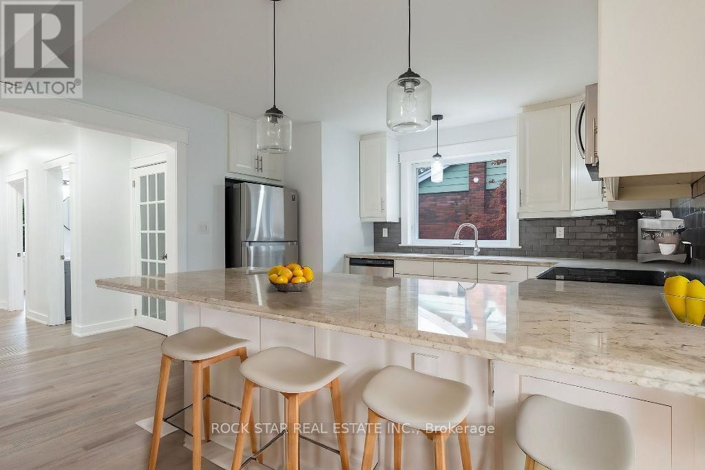 16 Wildewood Avenue, Hamilton, Ontario  L8T 1X3 - Photo 4 - X12495680