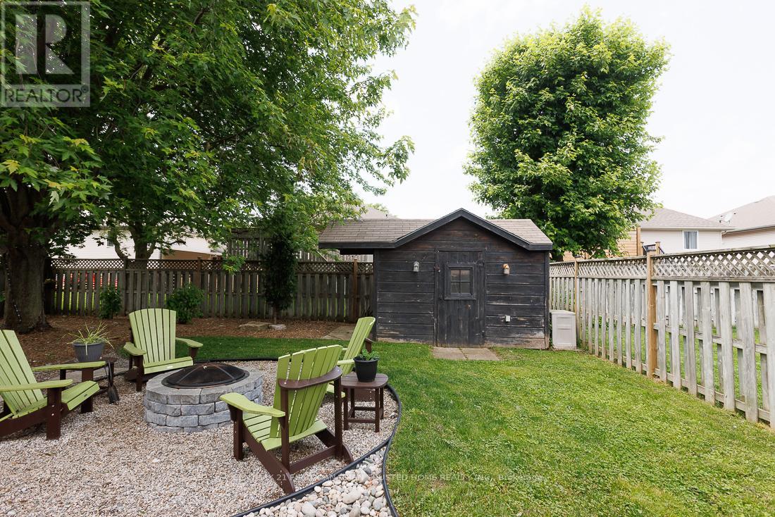 581 Harris Circle, Strathroy-Caradoc (Ne), Ontario  N7G 4H2 - Photo 37 - X12494966