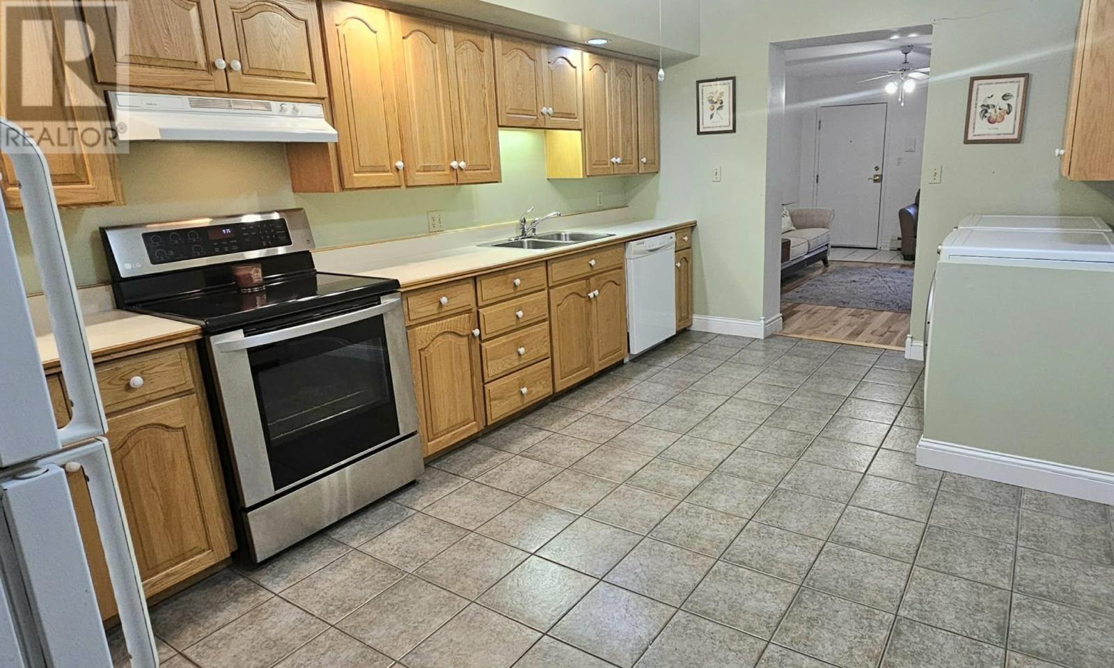 202 Euston Street, Charlottetown, Prince Edward Island  C1A 1W8 - Photo 7 - 202526997