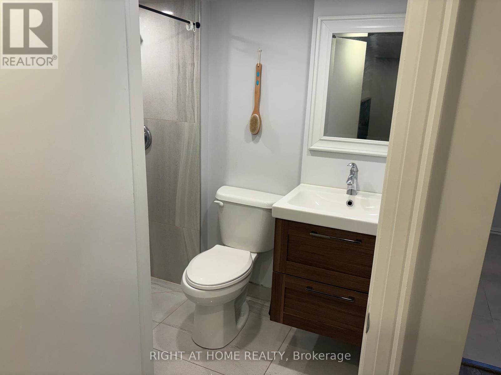 Lower - 39 Amherst Avenue, Toronto, Ontario  M6E 1Z2 - Photo 12 - C12495872