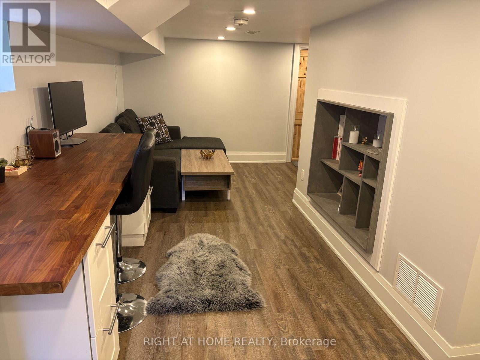 Lower - 39 Amherst Avenue, Toronto, Ontario  M6E 1Z2 - Photo 2 - C12495872