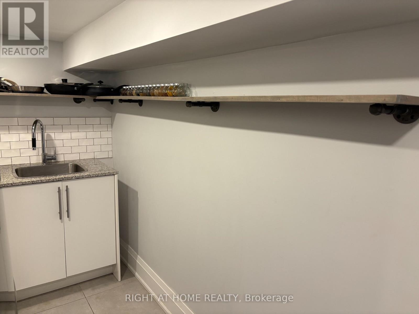 Lower - 39 Amherst Avenue, Toronto, Ontario  M6E 1Z2 - Photo 4 - C12495872