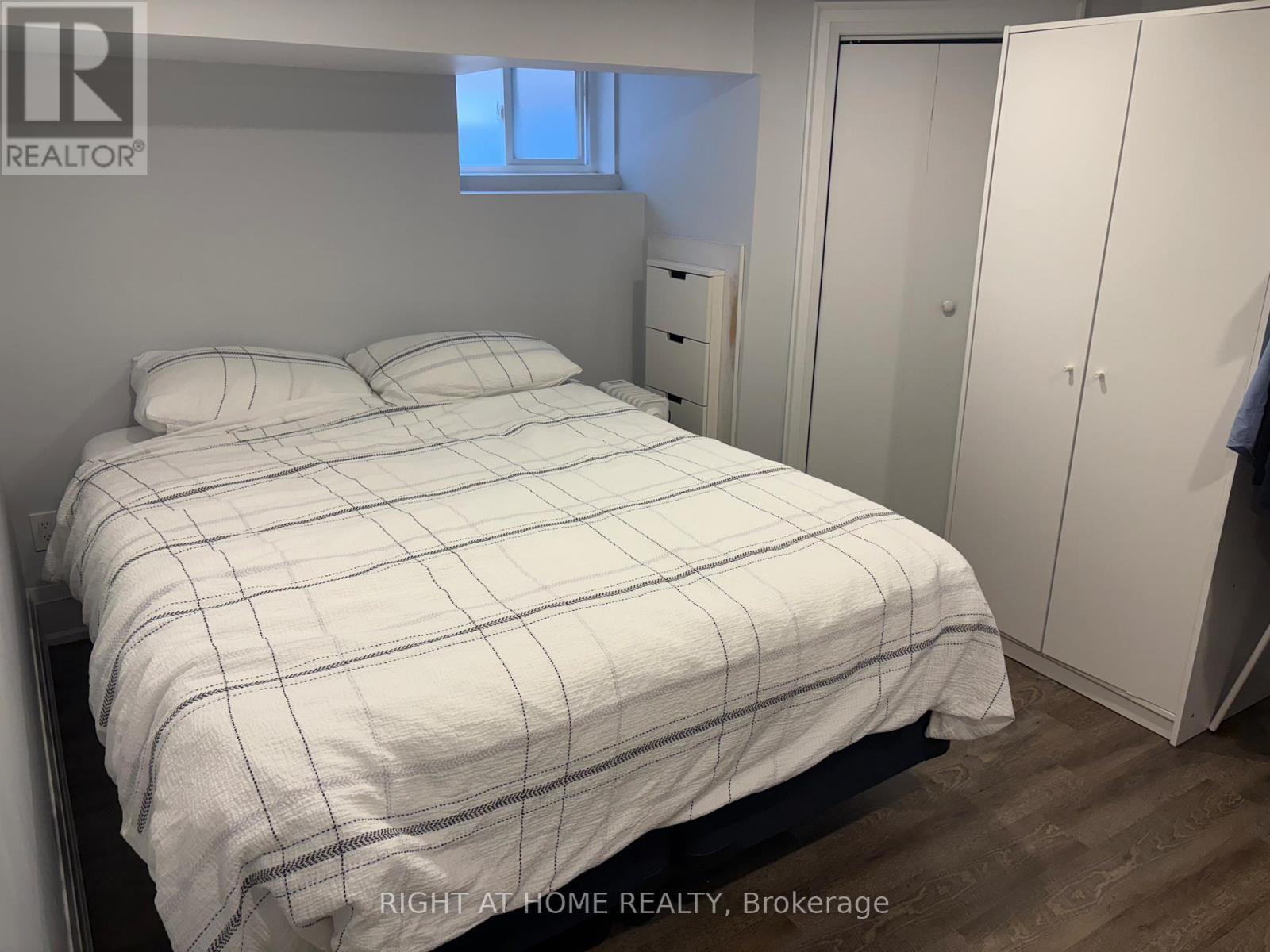 Lower - 39 Amherst Avenue, Toronto, Ontario  M6E 1Z2 - Photo 8 - C12495872