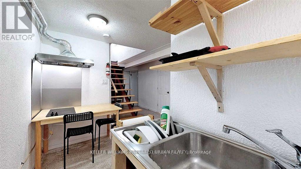 Lower - 3 Robert Hicks Drive, Toronto, Ontario  M2R 3R1 - Photo 10 - C12496002