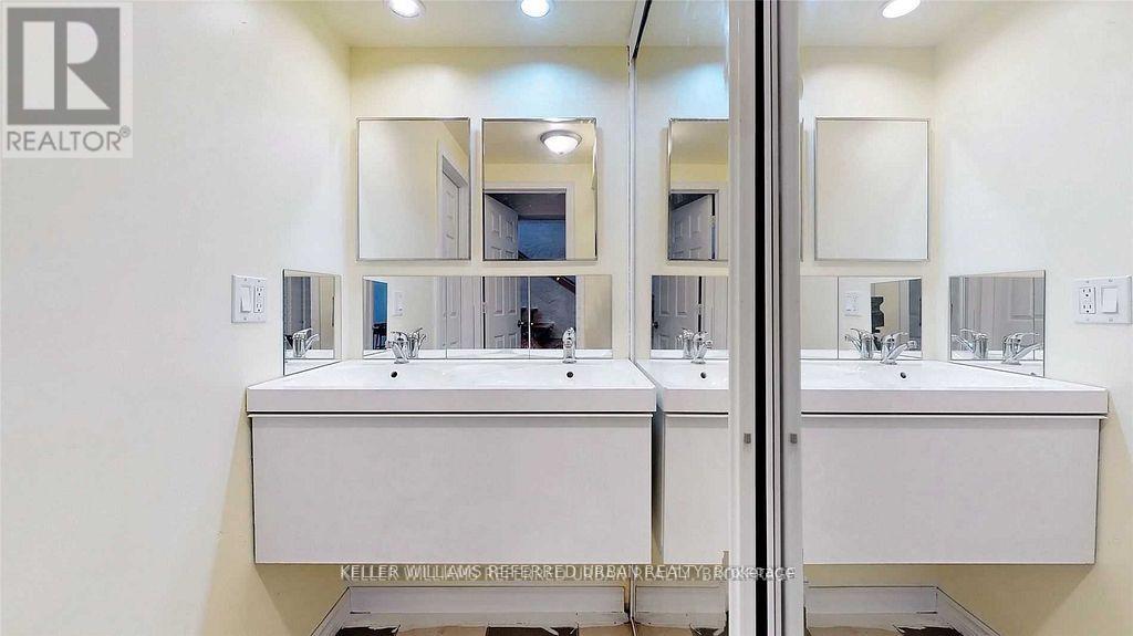 Lower - 3 Robert Hicks Drive, Toronto, Ontario  M2R 3R1 - Photo 8 - C12496002