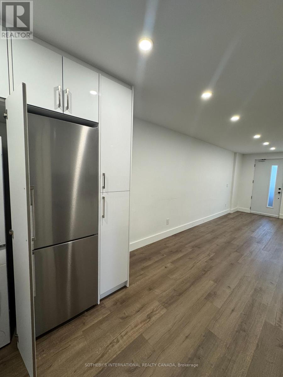 1 - 3879 Bathurst Street, Toronto, Ontario  M3H 3N4 - Photo 17 - C12496040