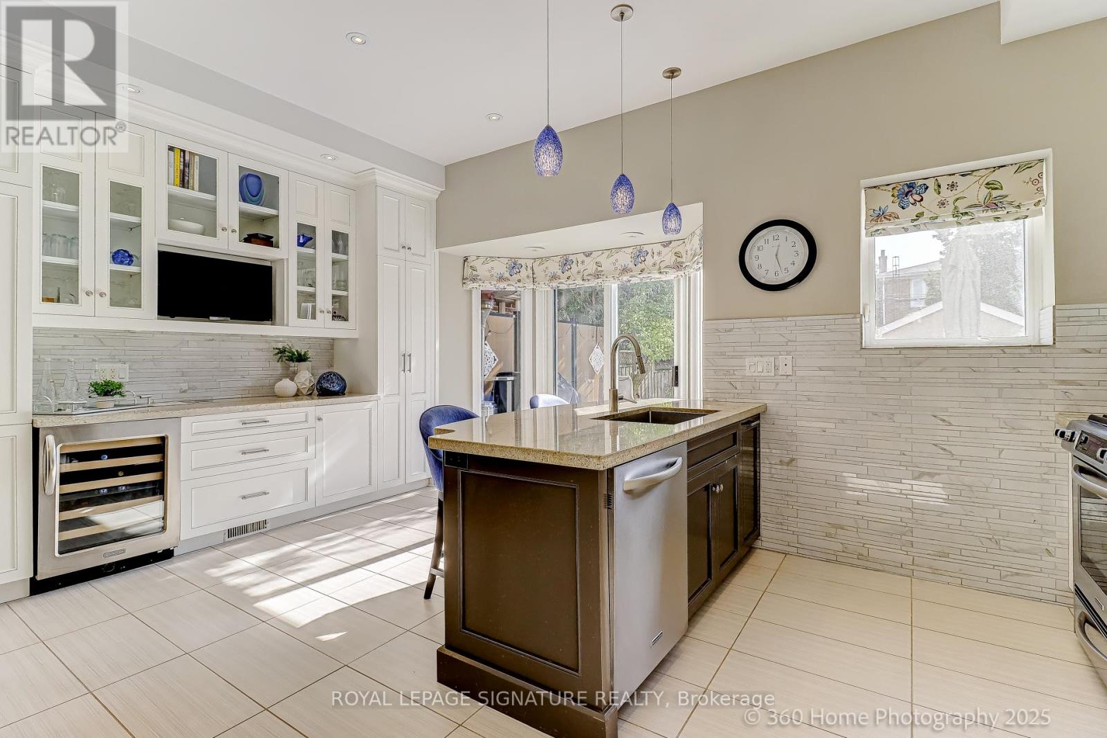 343 Cranbrooke Avenue, Toronto, Ontario  M5M 1N2 - Photo 12 - C12496050