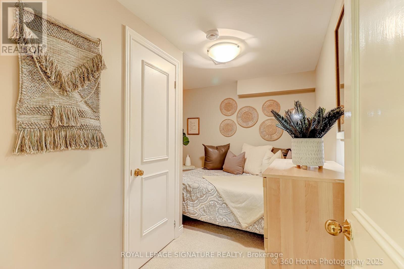 343 Cranbrooke Avenue, Toronto, Ontario  M5M 1N2 - Photo 23 - C12496050