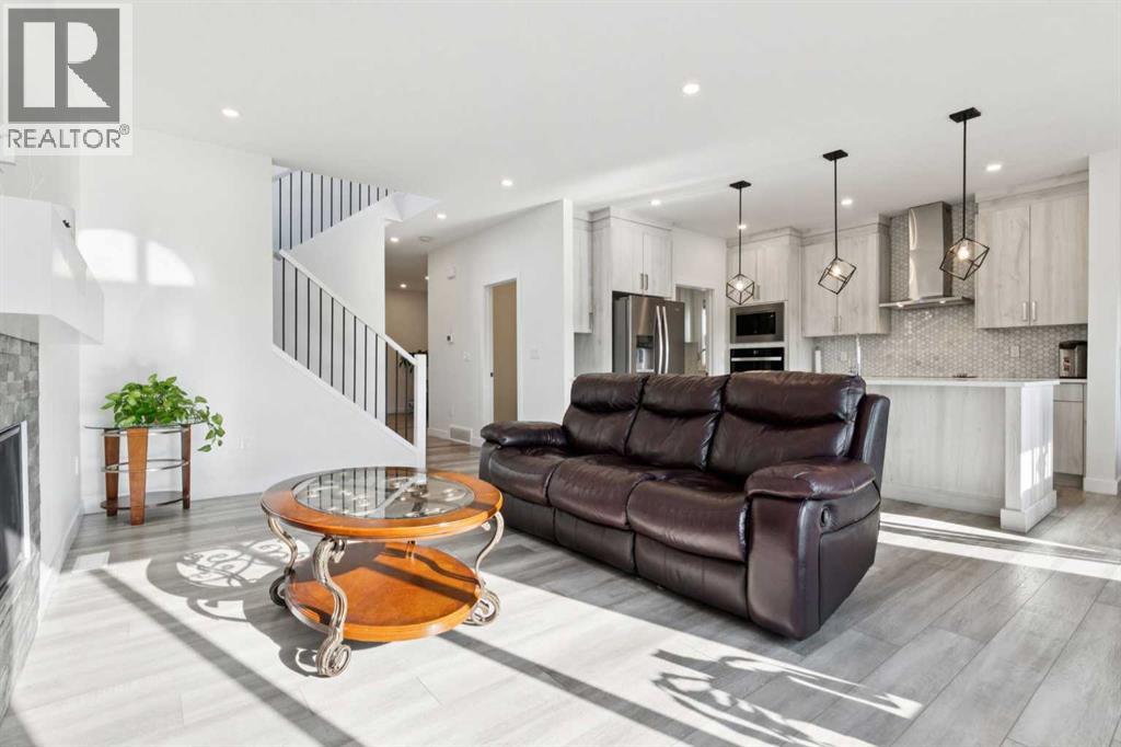 51 Midgrove Drive Sw, Airdrie, Alberta  T4B 5K7 - Photo 7 - A2258703