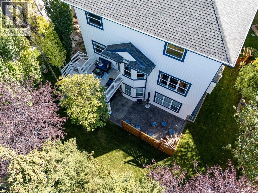 Property at 100 Coopers Heights SW image 2