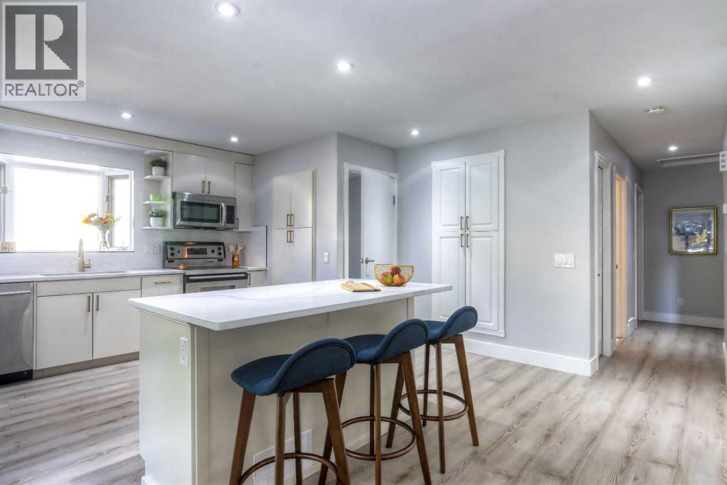 511 Cedarille Crescent Sw, Calgary, Alberta  T2W 2H6 - Photo 2 - A2263171