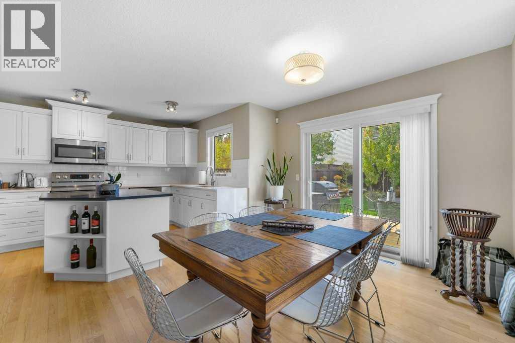 23 Valley Ponds Way Nw, Calgary, Alberta  T3B 5T5 - Photo 9 - A2265386