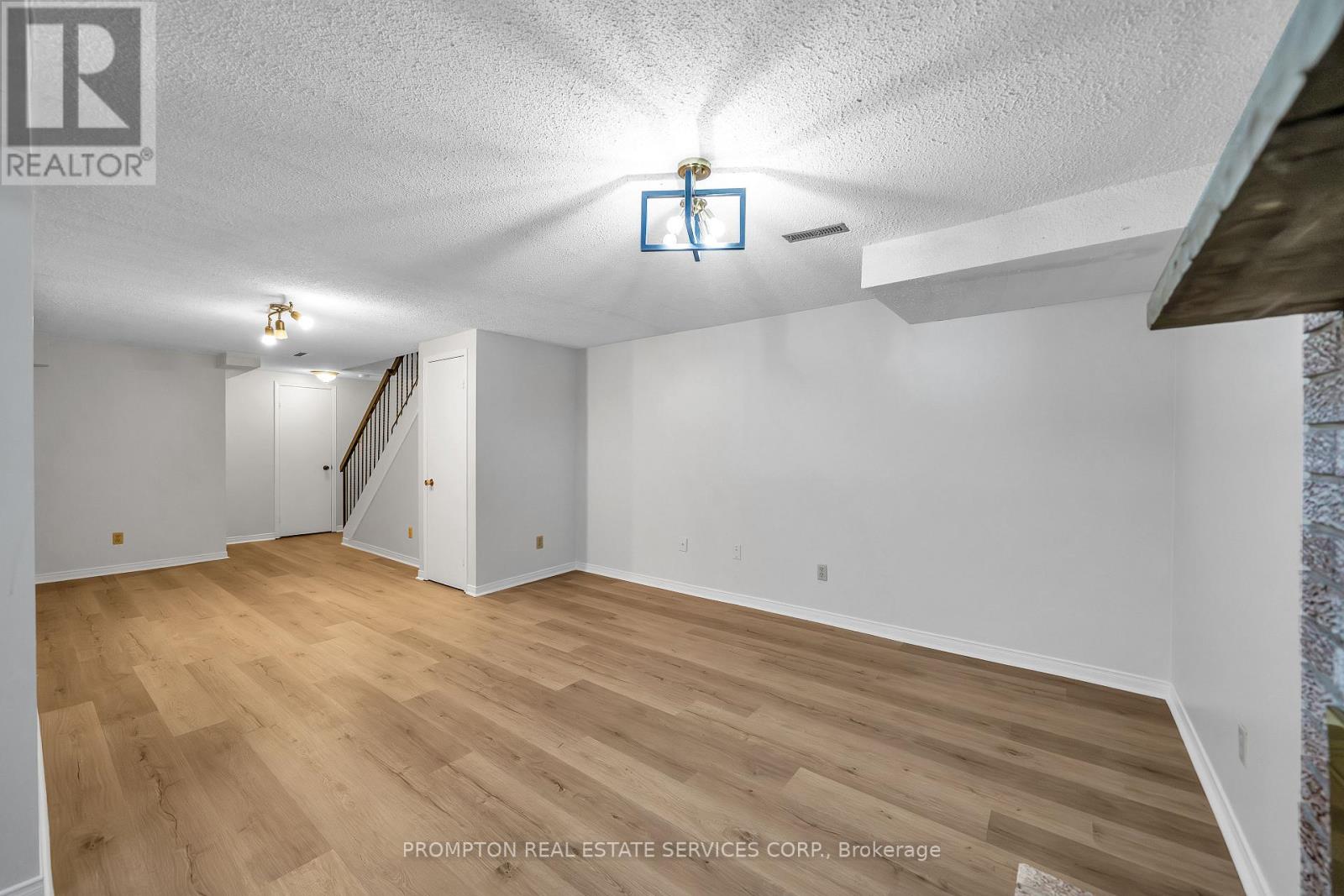 39 Frost Drive, Whitby, Ontario  L1P 1C8 - Photo 12 - E12496006