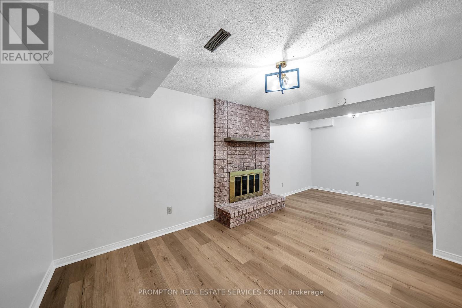 39 Frost Drive, Whitby, Ontario  L1P 1C8 - Photo 13 - E12496006