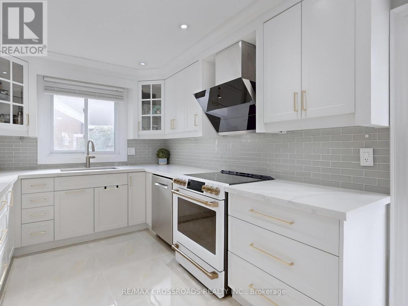 49 King Louis Crescent, Toronto, Ontario  M1T 2X1 - Photo 14 - E12496084