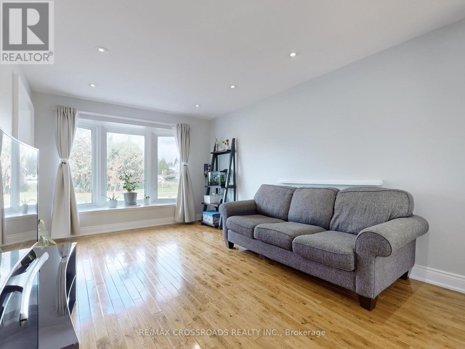 49 King Louis Crescent, Toronto, Ontario  M1T 2X1 - Photo 5 - E12496084