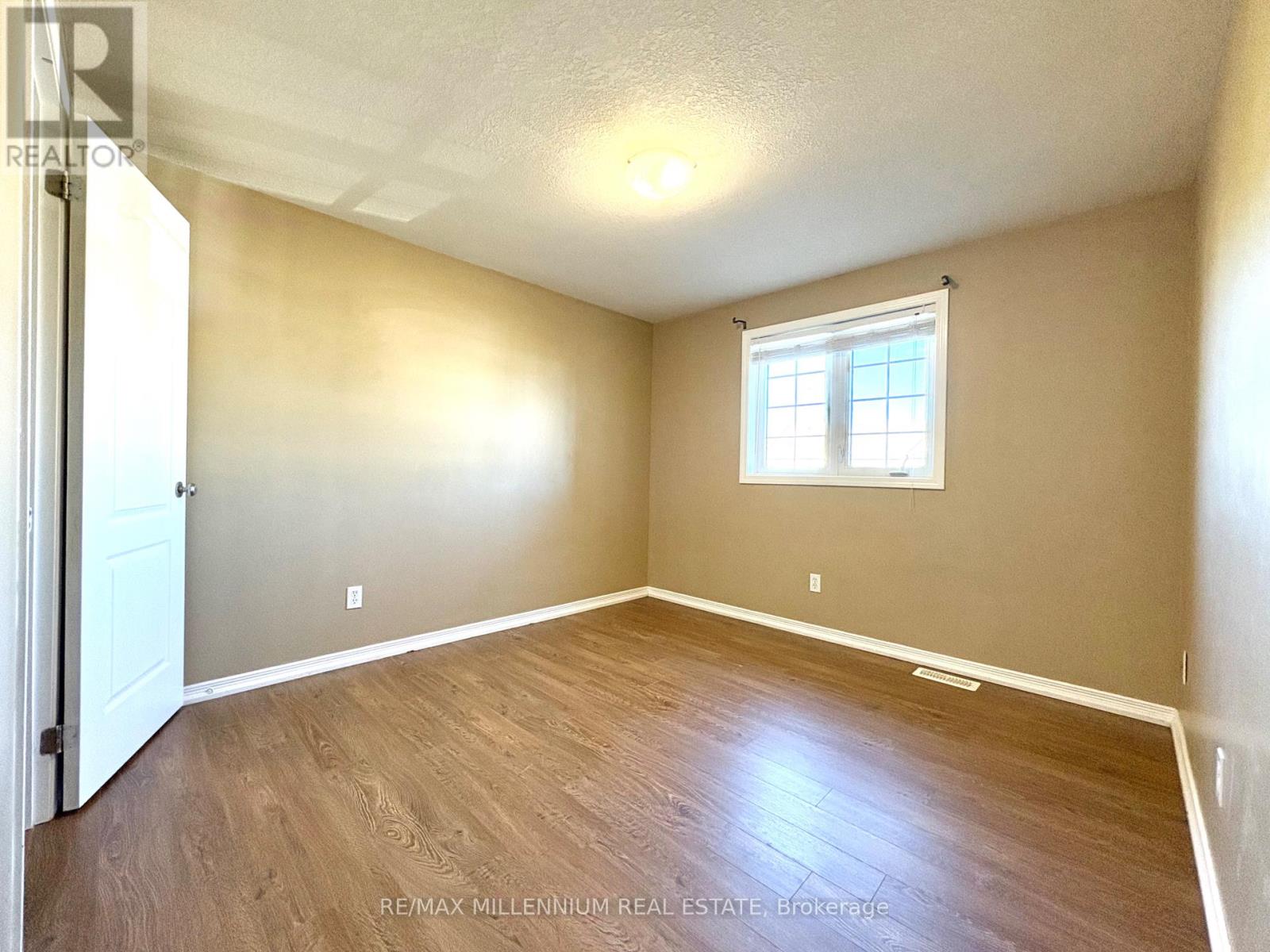 88 Warman Street, New Tecumseth, Ontario  L9R 0C1 - Photo 17 - N12419383