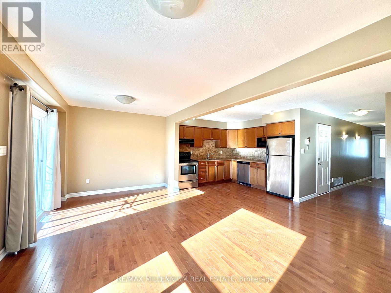 88 Warman Street, New Tecumseth, Ontario  L9R 0C1 - Photo 4 - N12419383