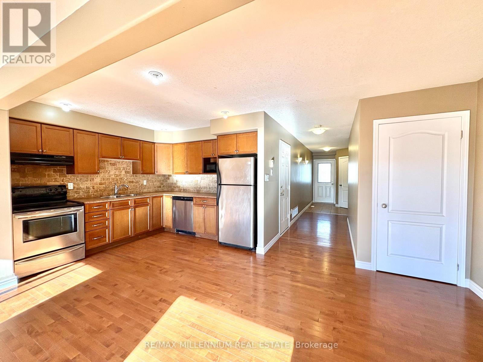 88 Warman Street, New Tecumseth, Ontario  L9R 0C1 - Photo 8 - N12419383