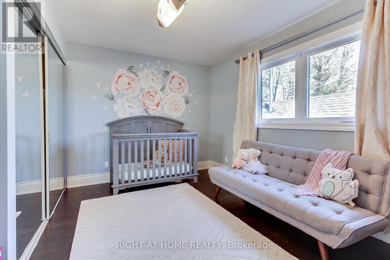 45 Pleasant Avenue, East Gwillimbury, Ontario  L9N 1A2 - Photo 37 - N12494620