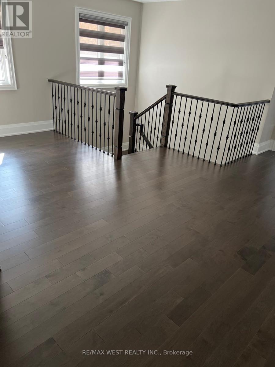 132 Russell Creek Drive, Brampton, Ontario  L6R 4B4 - Photo 6 - W12491894