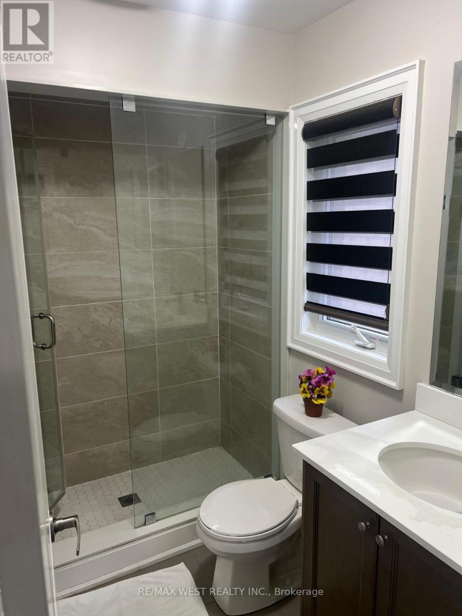 132 Russell Creek Drive, Brampton, Ontario  L6R 4B4 - Photo 12 - W12491894