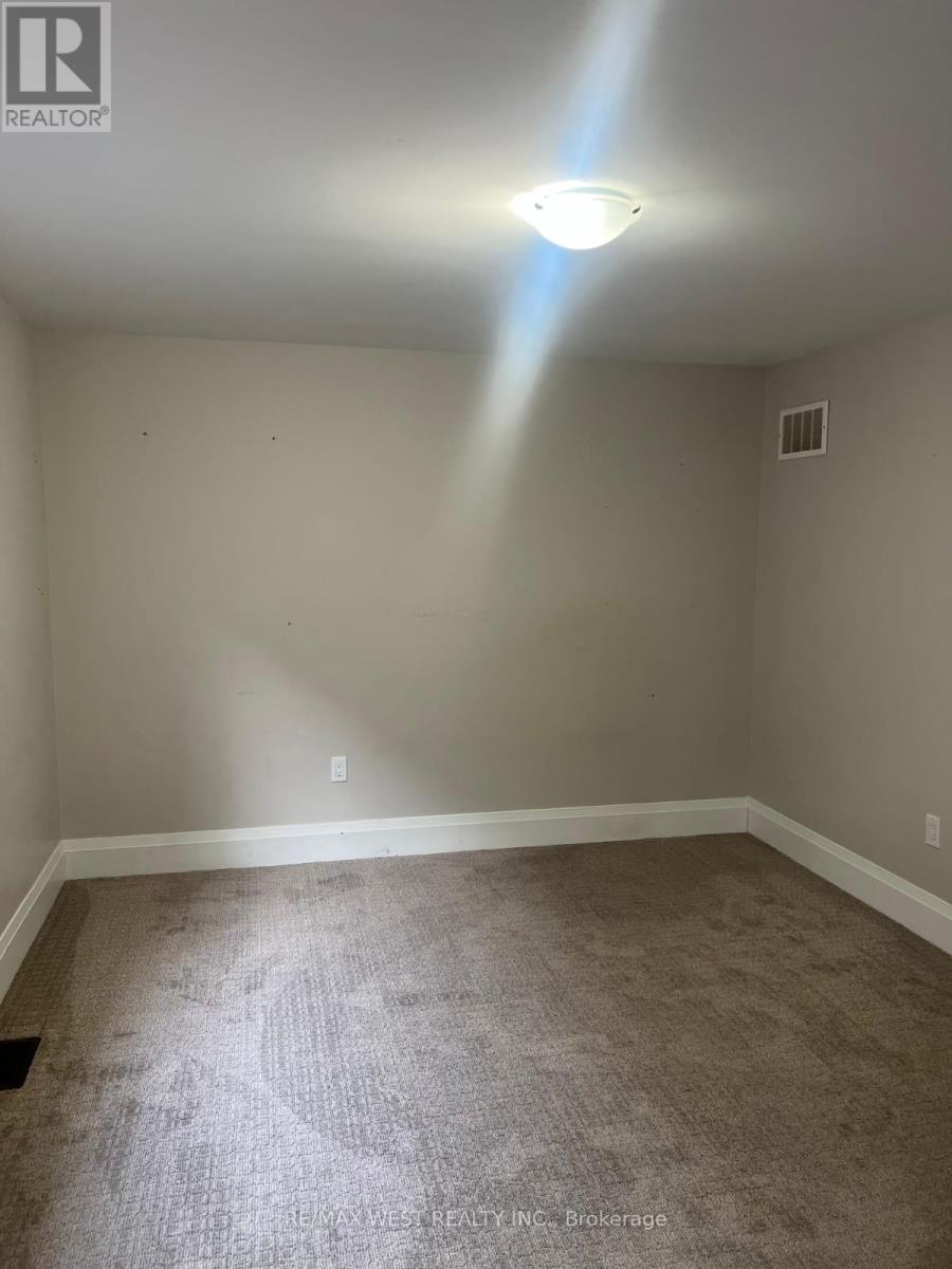 132 Russell Creek Drive, Brampton, Ontario  L6R 4B4 - Photo 13 - W12491894