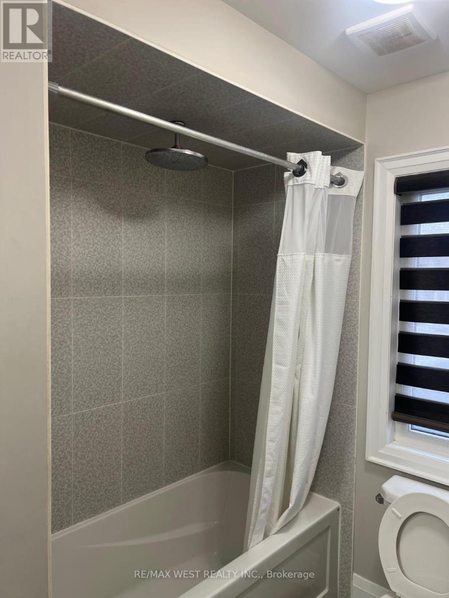 132 Russell Creek Drive, Brampton, Ontario  L6R 4B4 - Photo 14 - W12491894