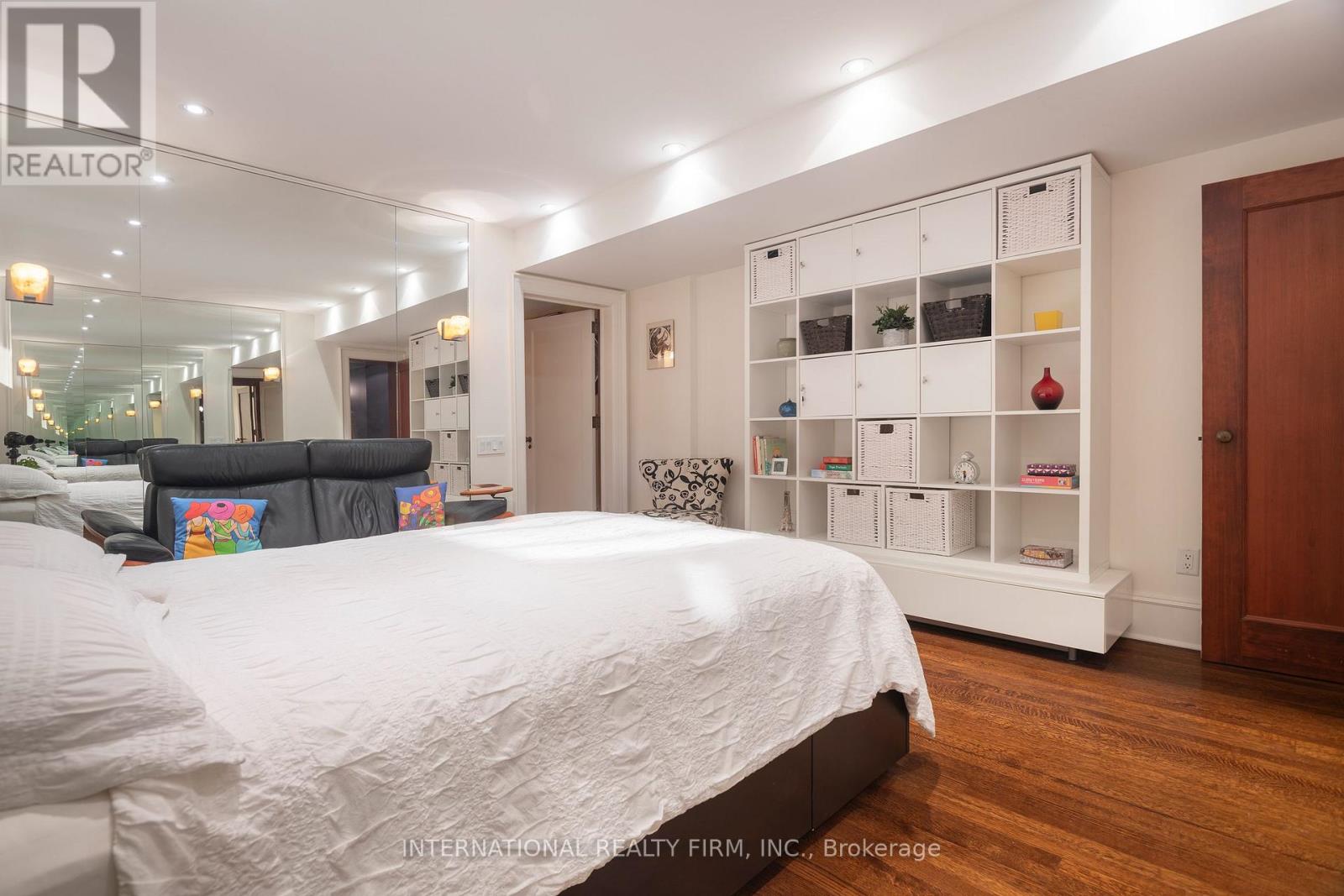 270 Indian Road, Toronto, Ontario  M6R 2X2 - Photo 39 - W12489418