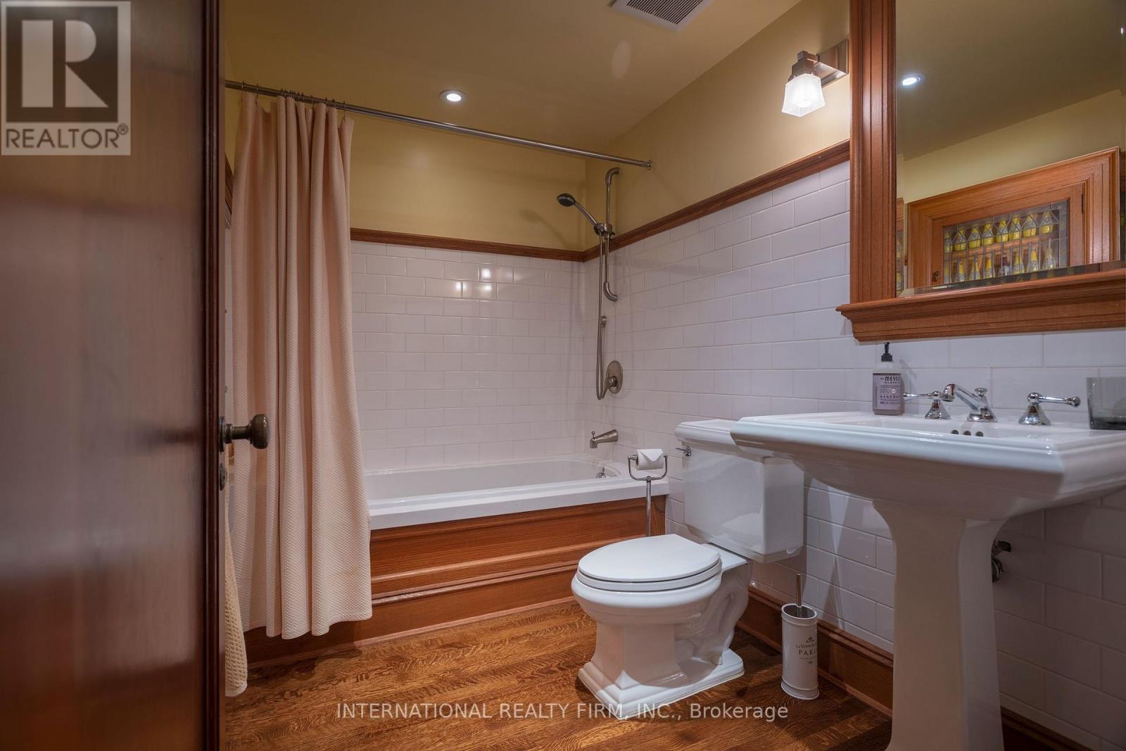 270 Indian Road, Toronto, Ontario  M6R 2X2 - Photo 40 - W12489418