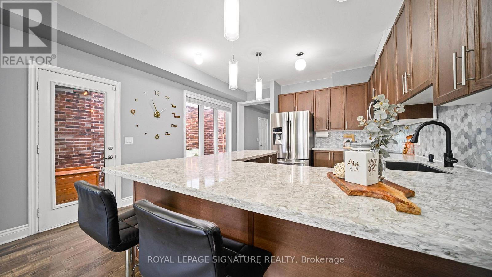 65 Kingsmere Crescent, New Tecumseth, Ontario  L0N 1R0 - Photo 9 - N12495900