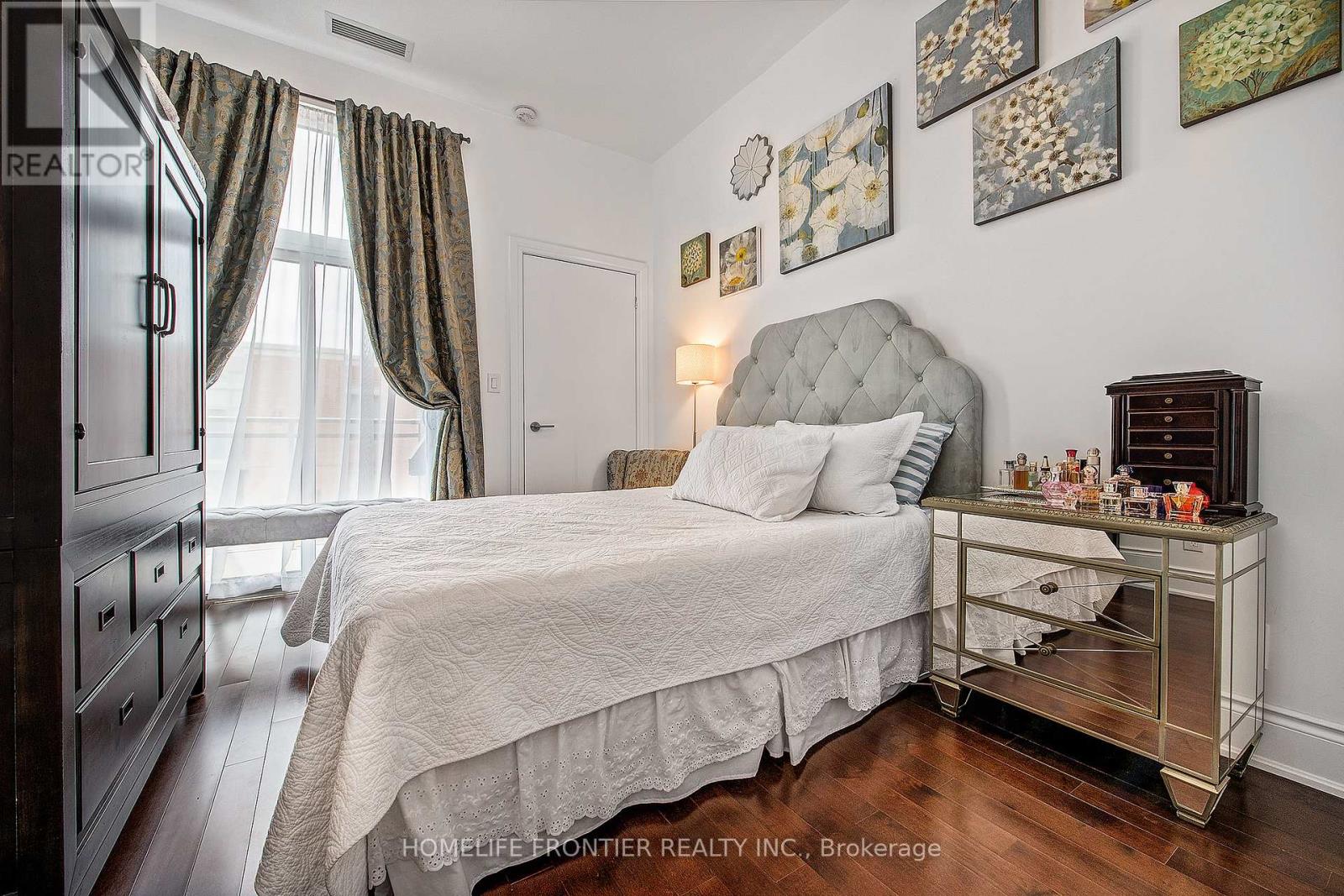 Ph607 - 281 Woodbridge Avenue, Vaughan, Ontario  L4L 0C6 - Photo 10 - N12495908