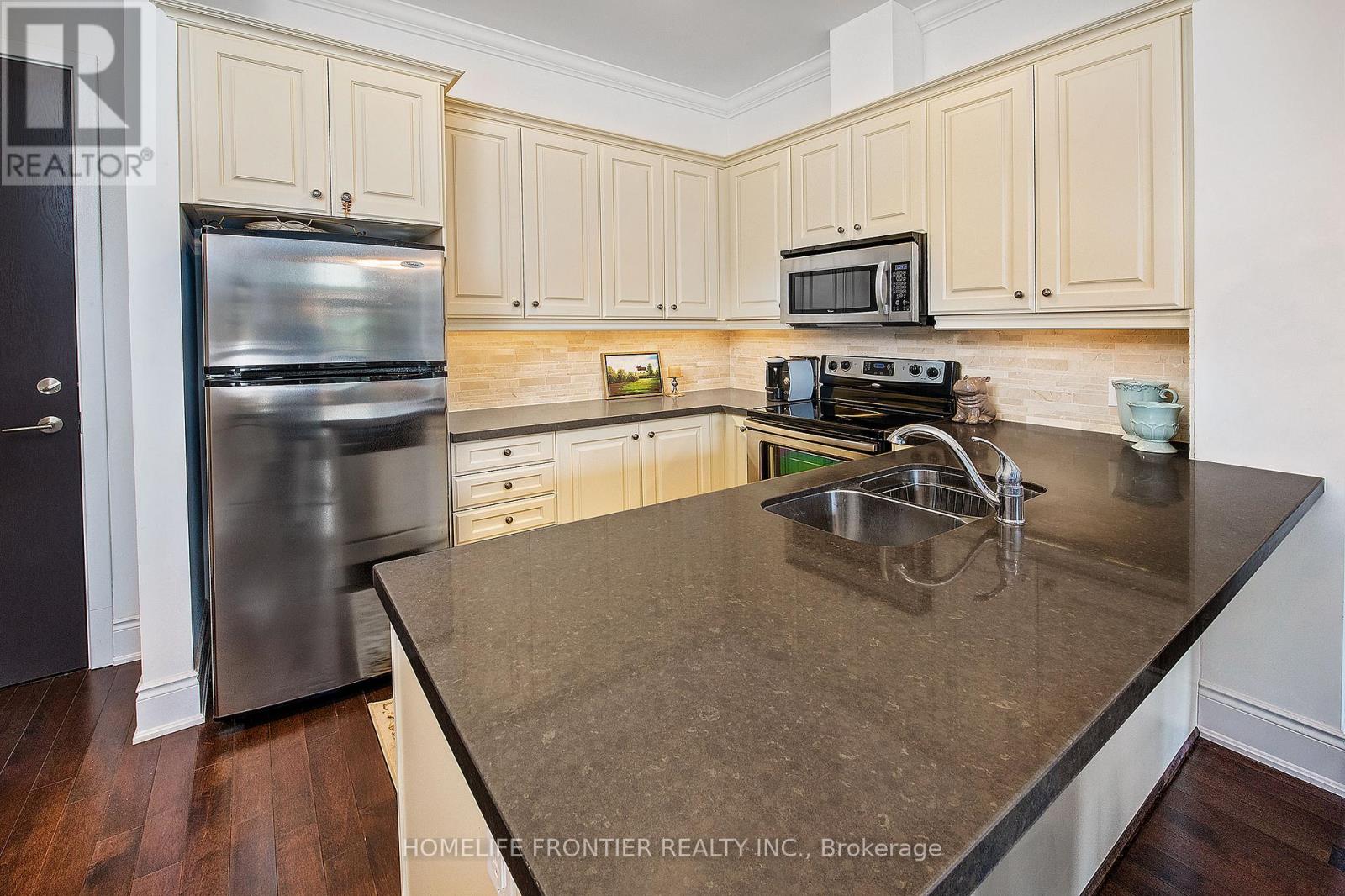 Ph607 - 281 Woodbridge Avenue, Vaughan, Ontario  L4L 0C6 - Photo 9 - N12495908