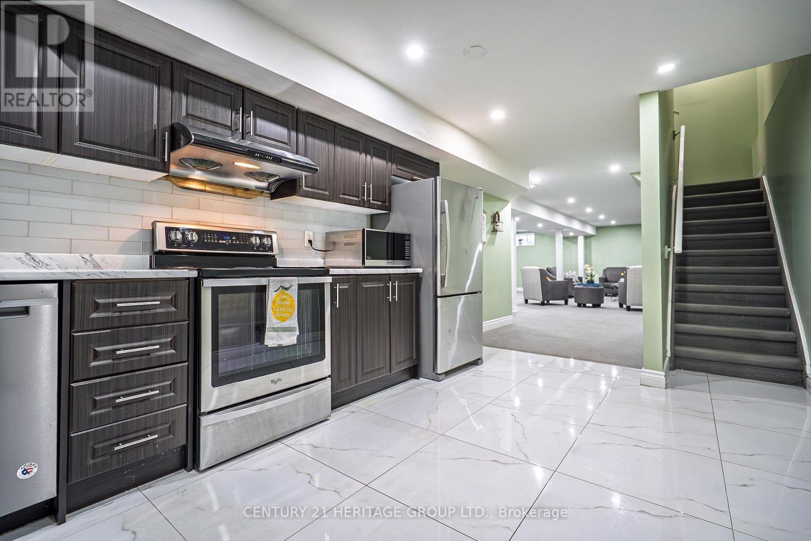 89 Sutherland Avenue, Bradford West Gwillimbury (Bradford), Ontario  L3Z 4H4 - Photo 34 - N12495922