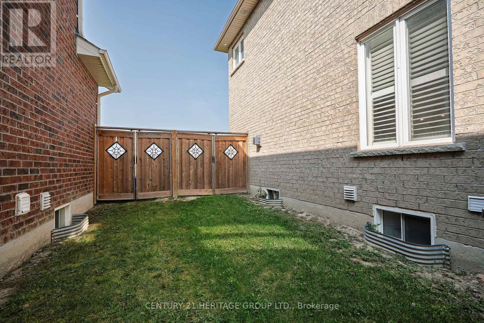 89 Sutherland Avenue, Bradford West Gwillimbury (Bradford), Ontario  L3Z 4H4 - Photo 40 - N12495922