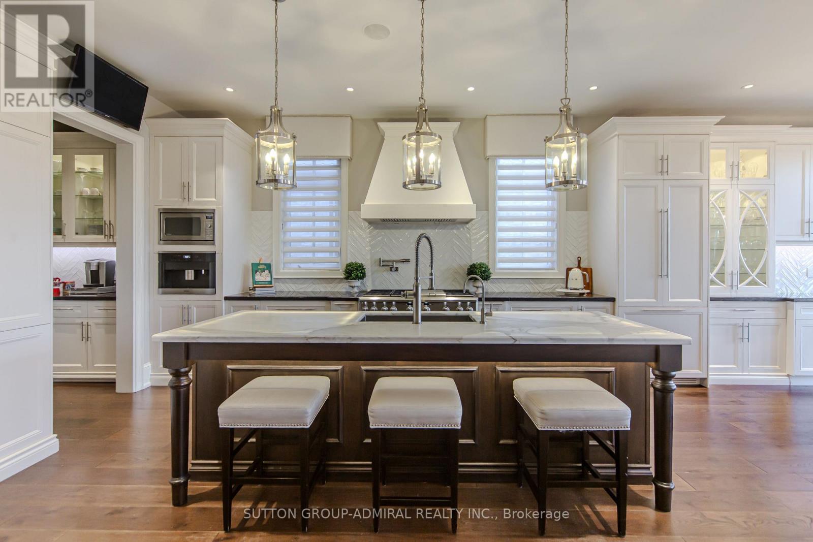 16 Bluff Trail, King, Ontario  L7B 0A2 - Photo 7 - N12495942