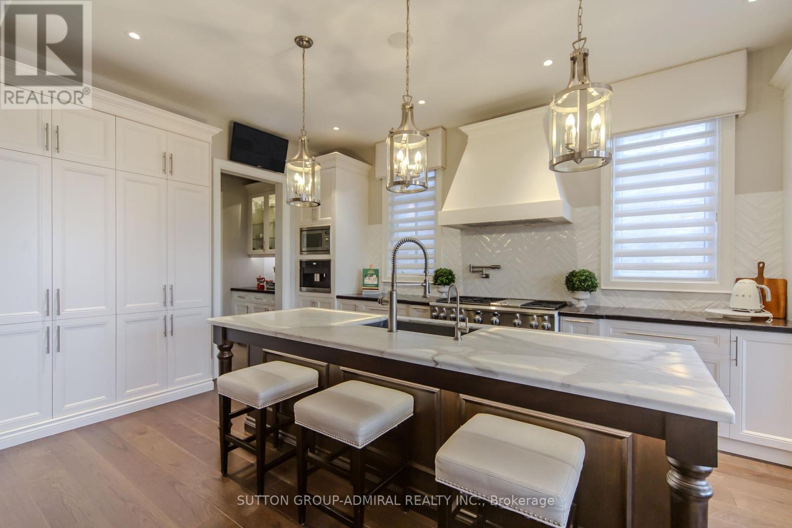 16 Bluff Trail, King, Ontario  L7B 0A2 - Photo 9 - N12495942