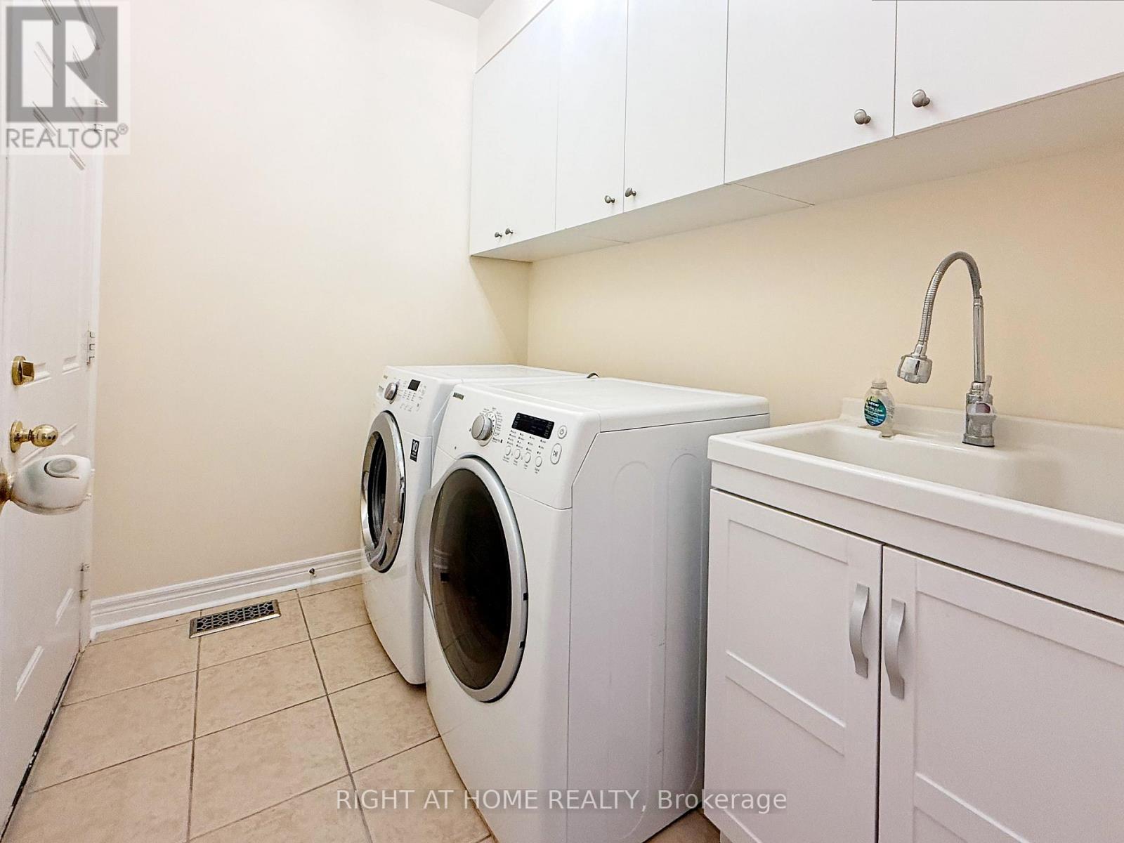 Upper - 54 George Kirby Street, Vaughan, Ontario  L6A 0K5 - Photo 10 - N12495998