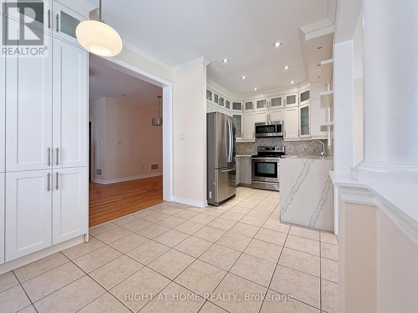 Upper - 54 George Kirby Street, Vaughan, Ontario  L6A 0K5 - Photo 4 - N12495998