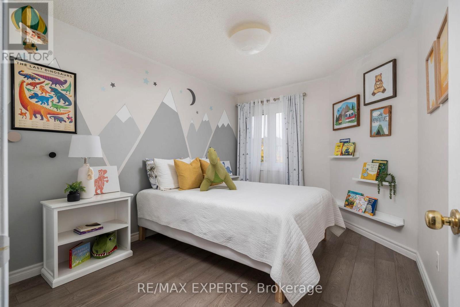 157 Primeau Drive, Aurora, Ontario  L4G 6Z6 - Photo 18 - N12496032