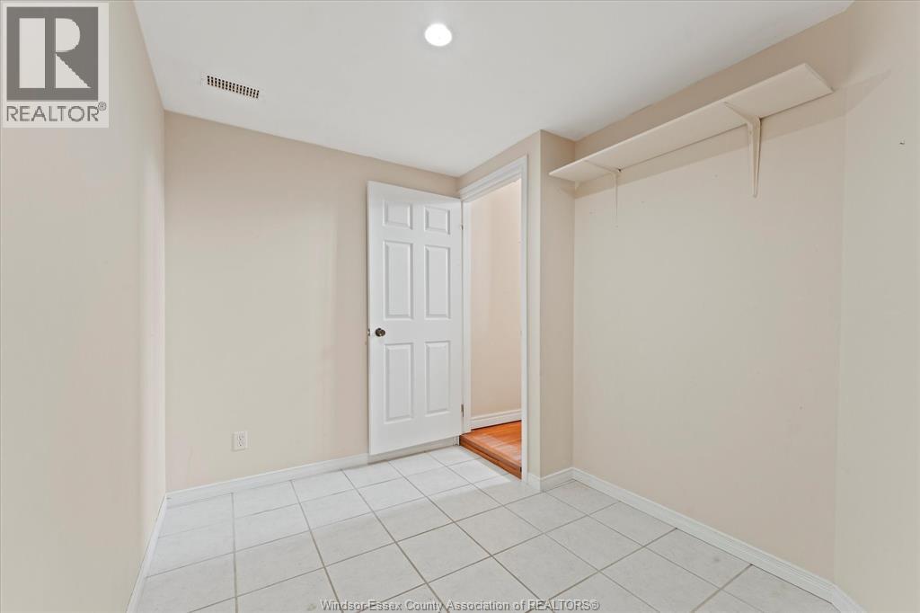 1591 Heatherglen, Tecumseh, Ontario  N8N 5B5 - Photo 18 - 25027639