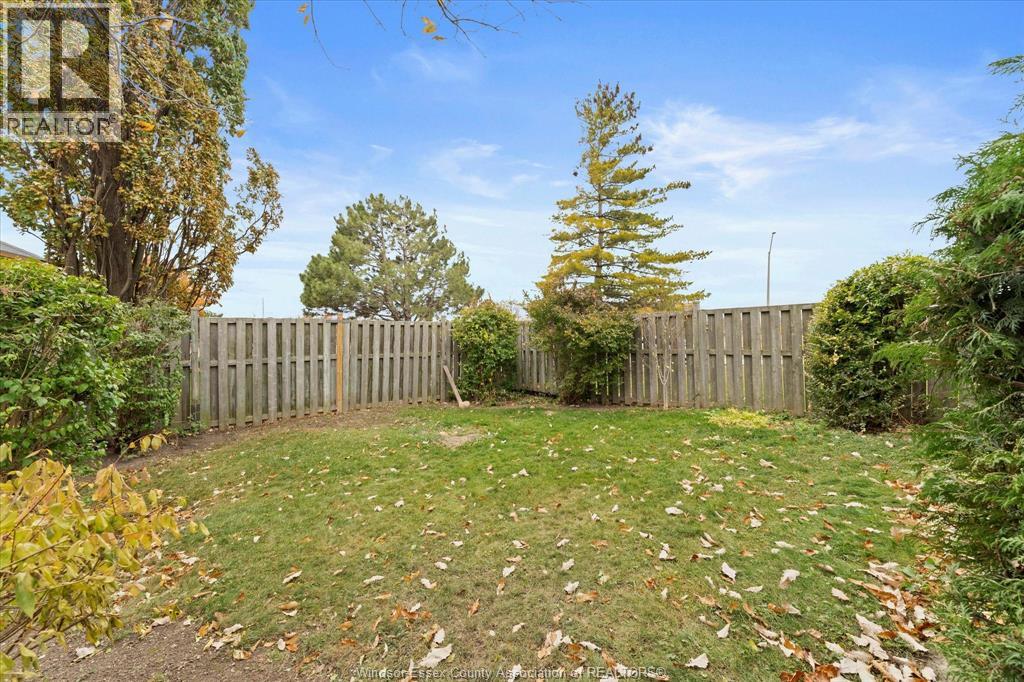 1591 Heatherglen, Tecumseh, Ontario  N8N 5B5 - Photo 33 - 25027639