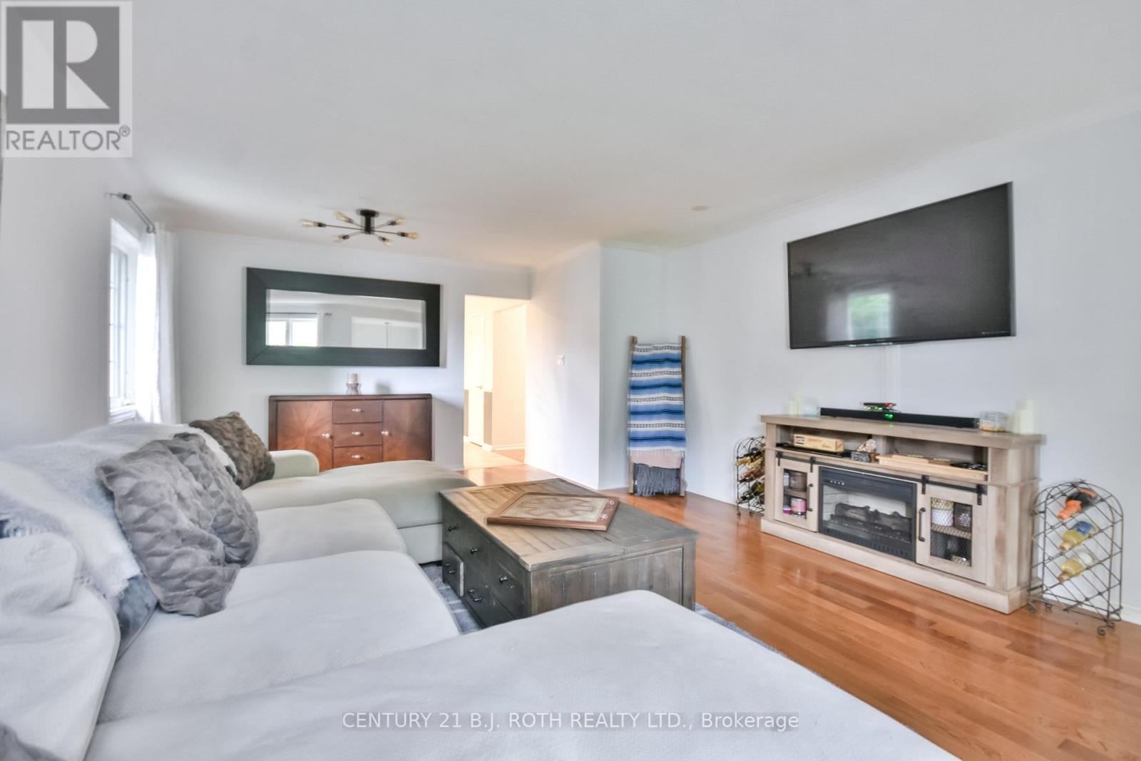 56 Monique Crescent, Barrie, Ontario  L4M 6Y4 - Photo 8 - S12495866