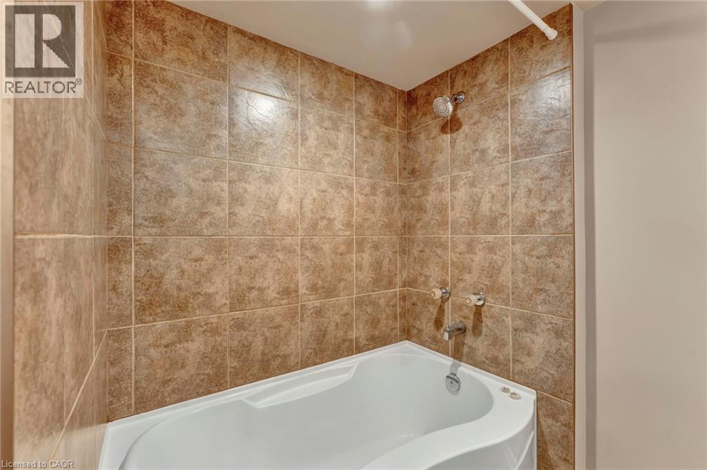 131 East 42nd Street, Hamilton, Ontario  L8T 3A2 - Photo 32 - 40777668