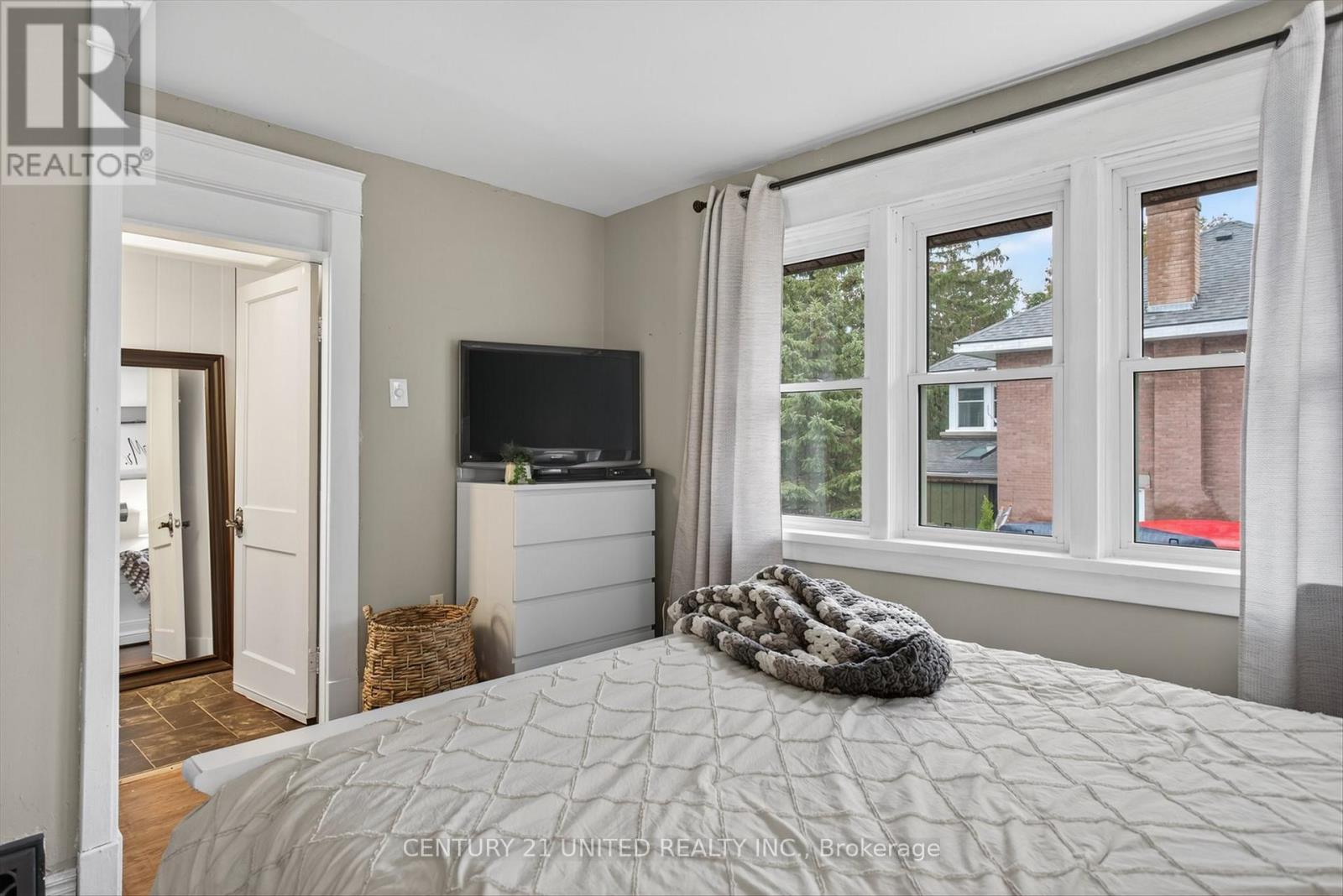 71 Bond Street W, Kawartha Lakes, Ontario K9V 3R5 - Photo 27 - X12496198