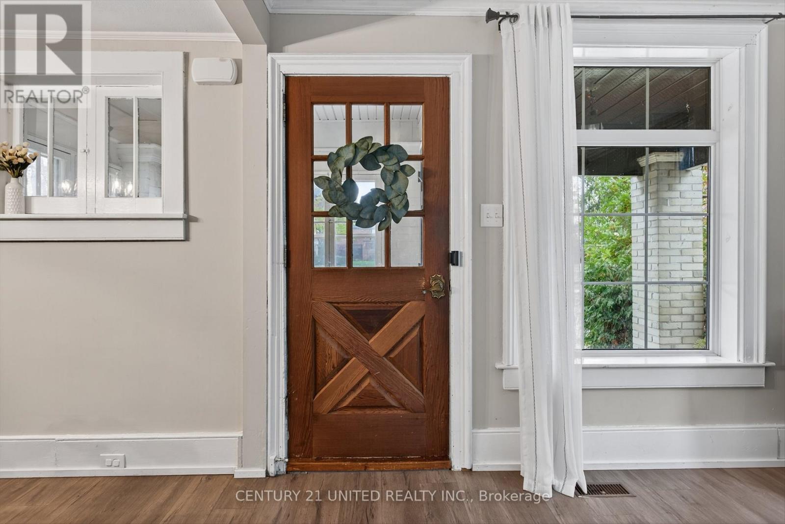 71 Bond Street W, Kawartha Lakes, Ontario K9V 3R5 - Photo 7 - X12496198