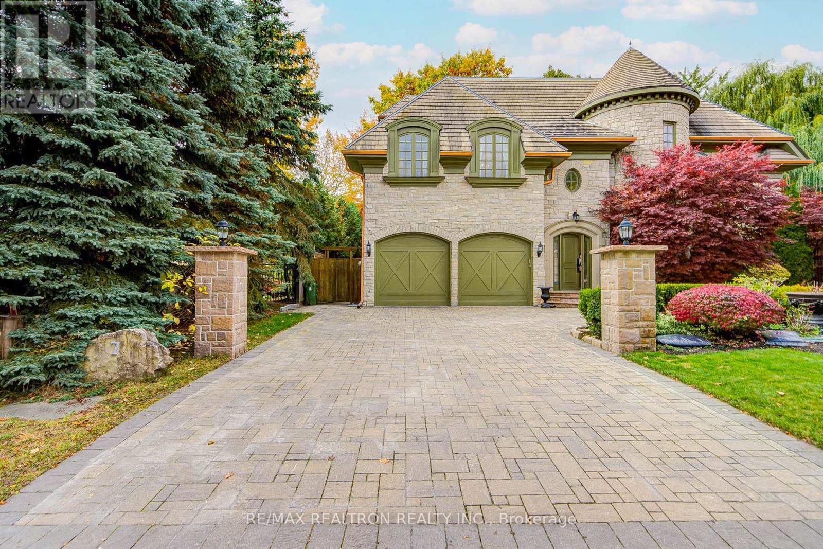 7 LEGACY COURT, Toronto, Ontario