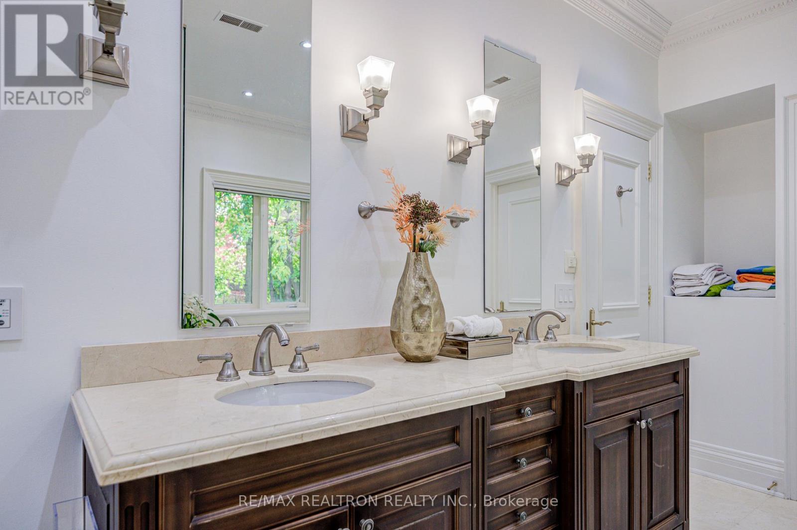 7 Legacy Court, Toronto, Ontario  M2L 2Y7 - Photo 20 - C12486955