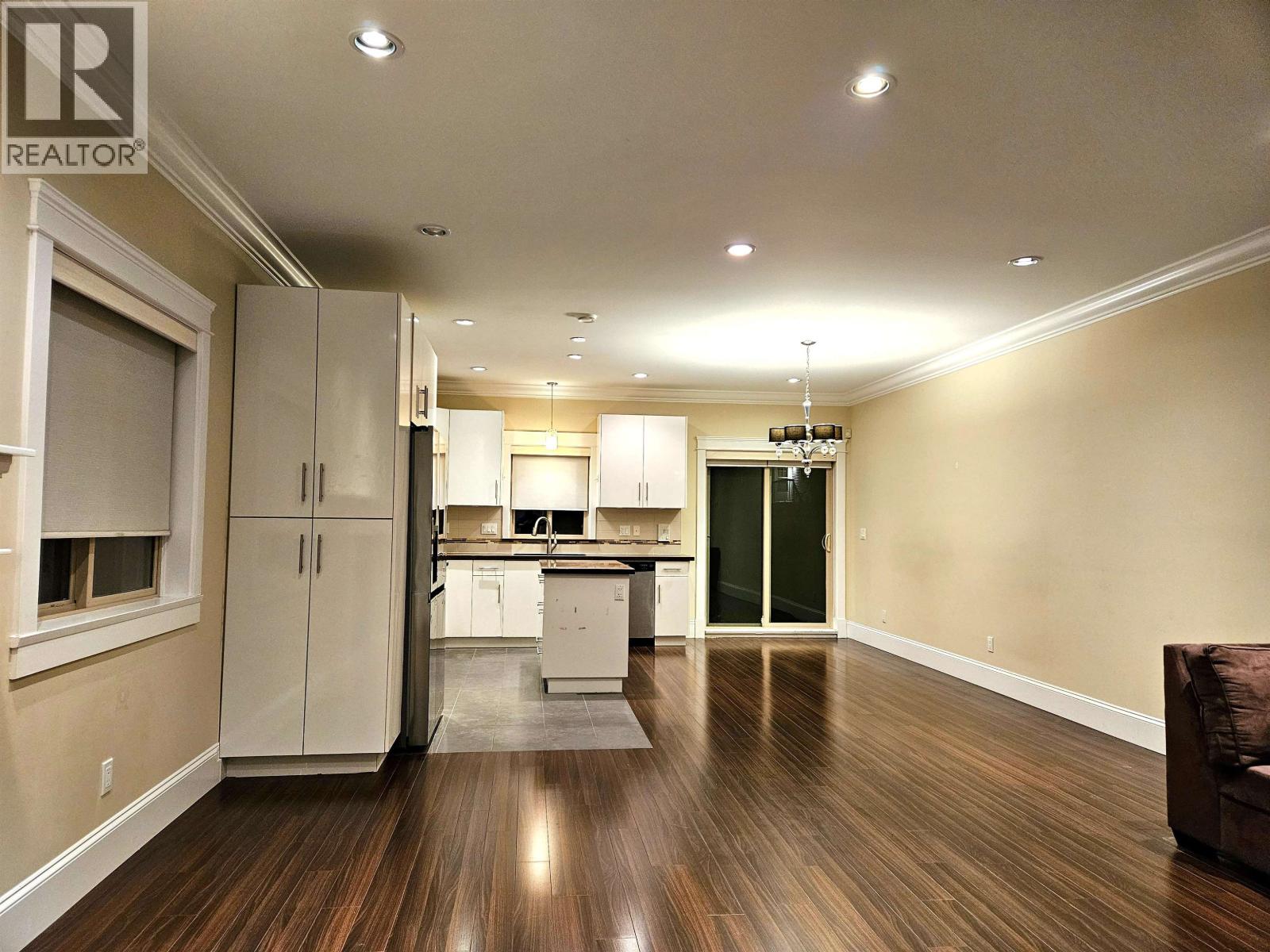 6973 Dunblane Avenue, Burnaby, British Columbia  V5J 4G1 - Photo 2 - R3062711